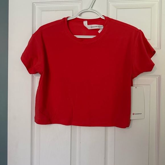 Lululemon Cates Tee - Picture 4 of 5